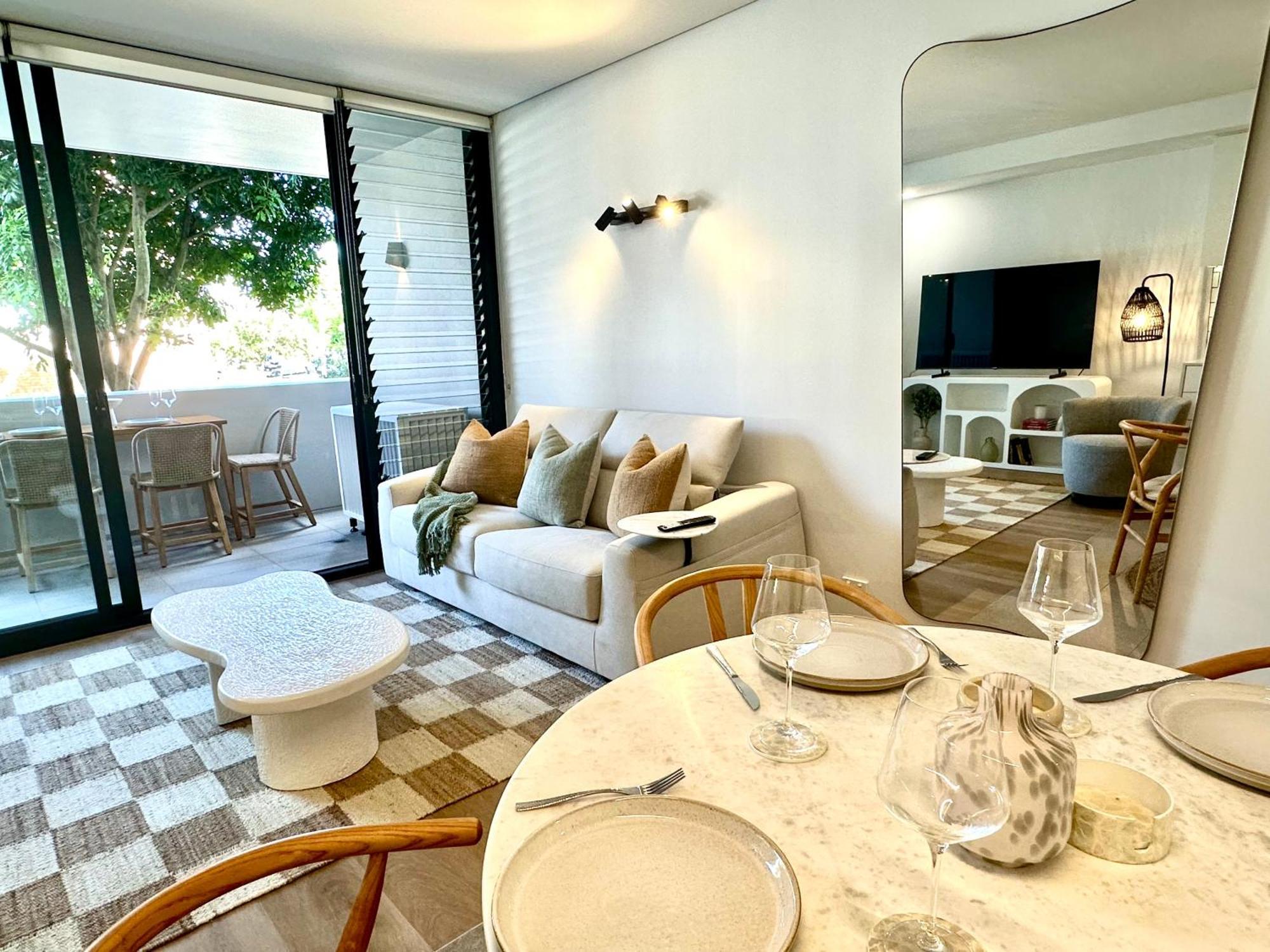 Apartment Chic 1br Walk To Coogee Sands & Hospital *